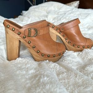 EUC Jeffrey Campbell Woodies Leather Platform Clog